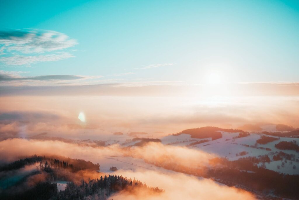 Beautiful Sunset Over The Foggy Mountains Scenery Free Photo