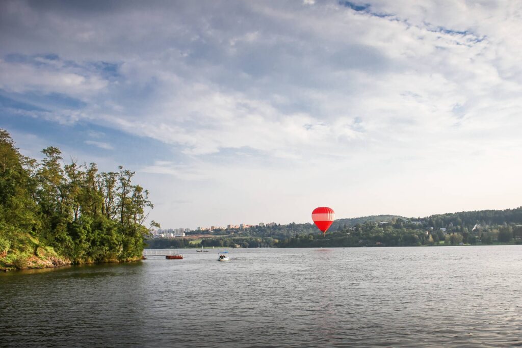 Hot Air Balloon over Lake Free Photo