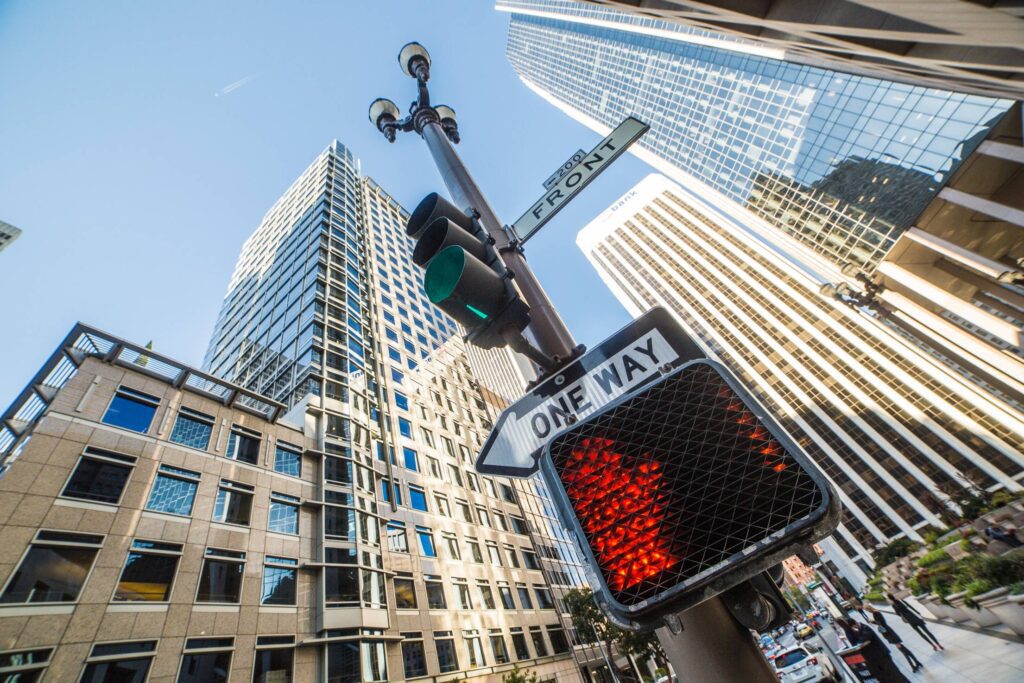 No Way Sign on Traffic Light Pole in the City Free Photo