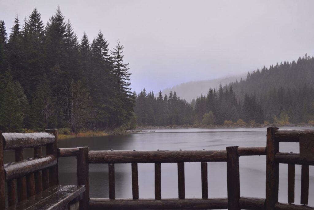 Trillium Lake, OR Stock Free