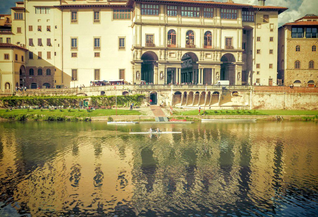 Rowing In Florence Free Stock HD Photo