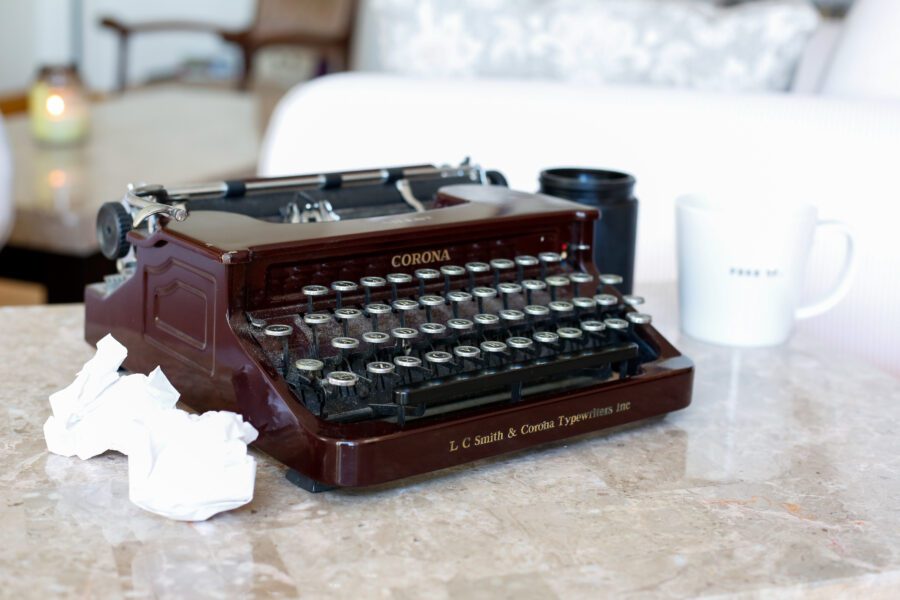 Typewriter Table Vintage Free Stock HD Photo