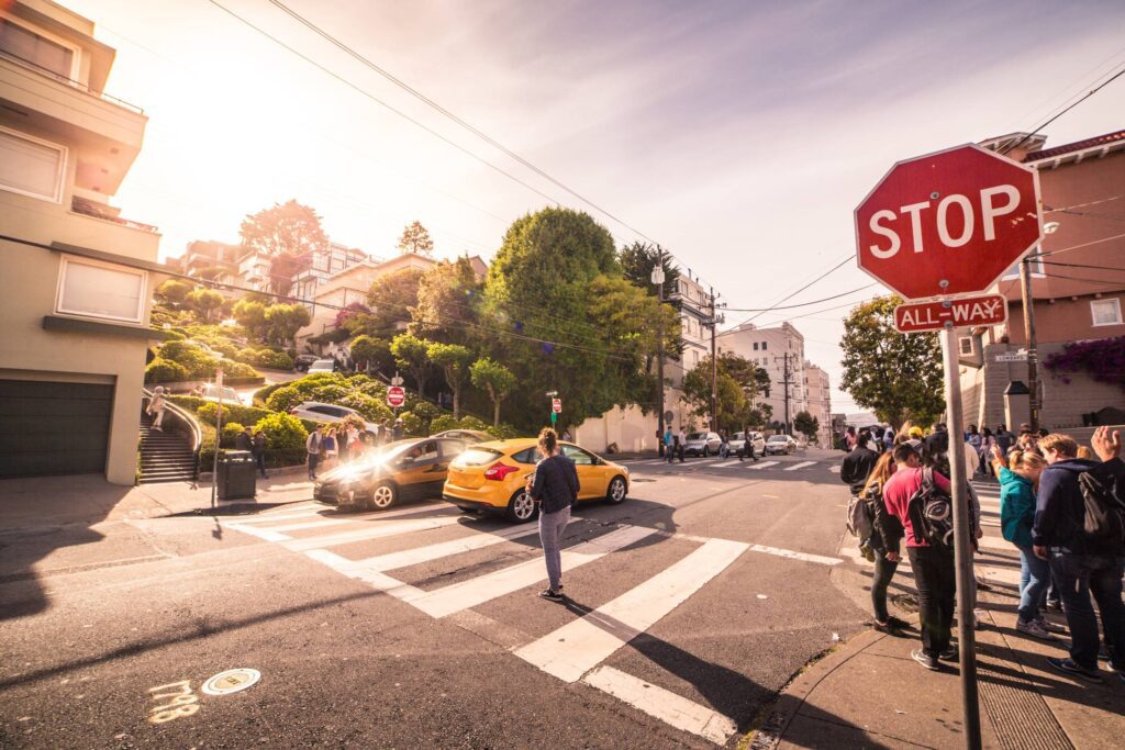 San Francisco Intersection at The End of Lombard Street Free Photo