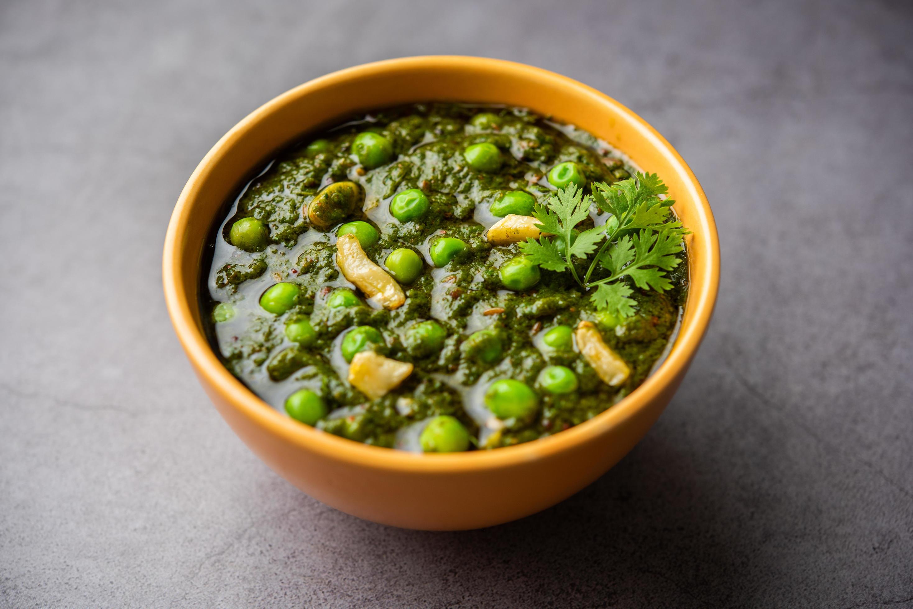 palak matar curry also known as spinach geen peas masala sabzi or sabji, indian food Stock Free