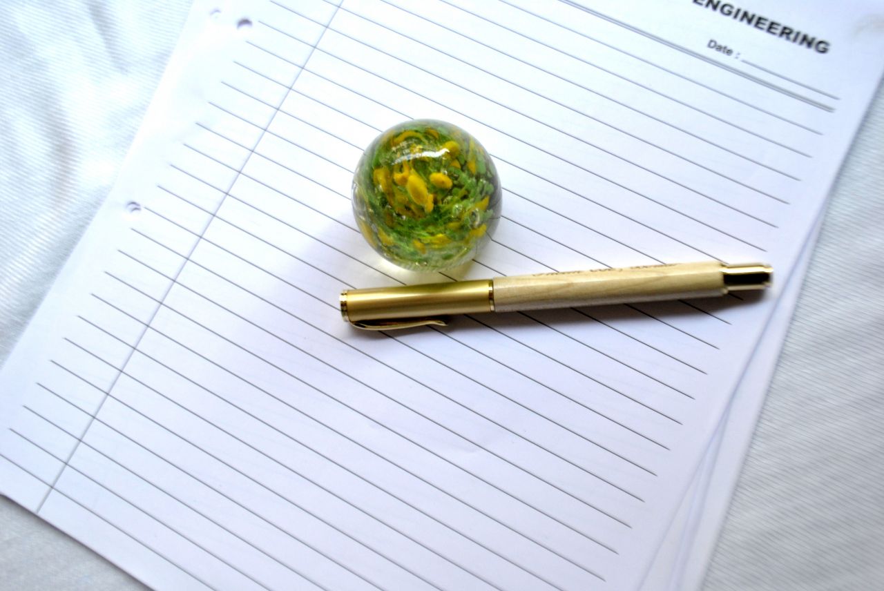 Paper Weight Pen Stock Free