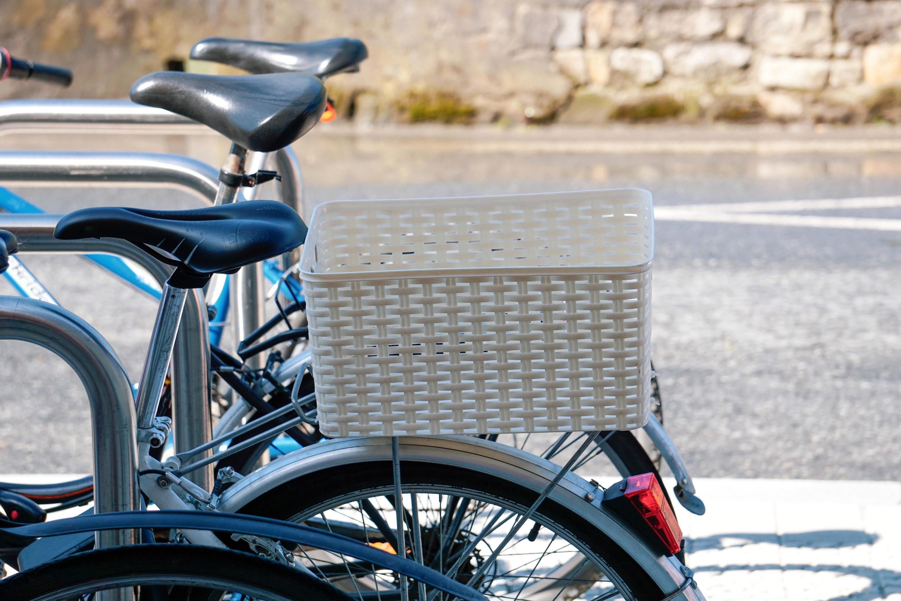 bicycle on the street, mode of transportation in the city Stock Free