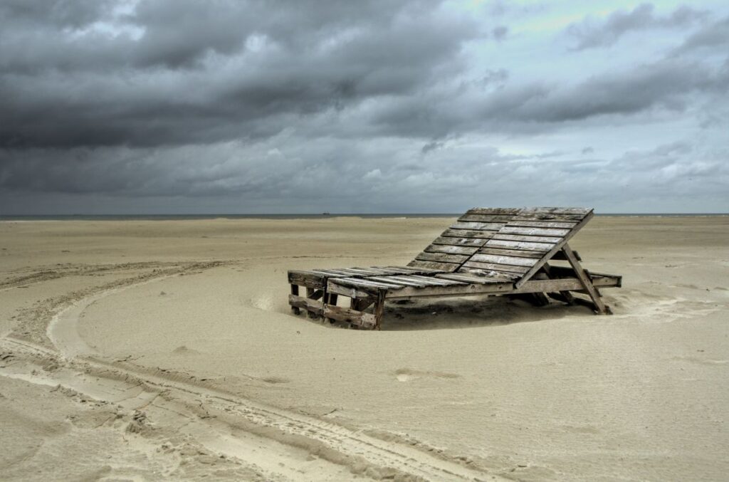 Beach with chairs Stock Free