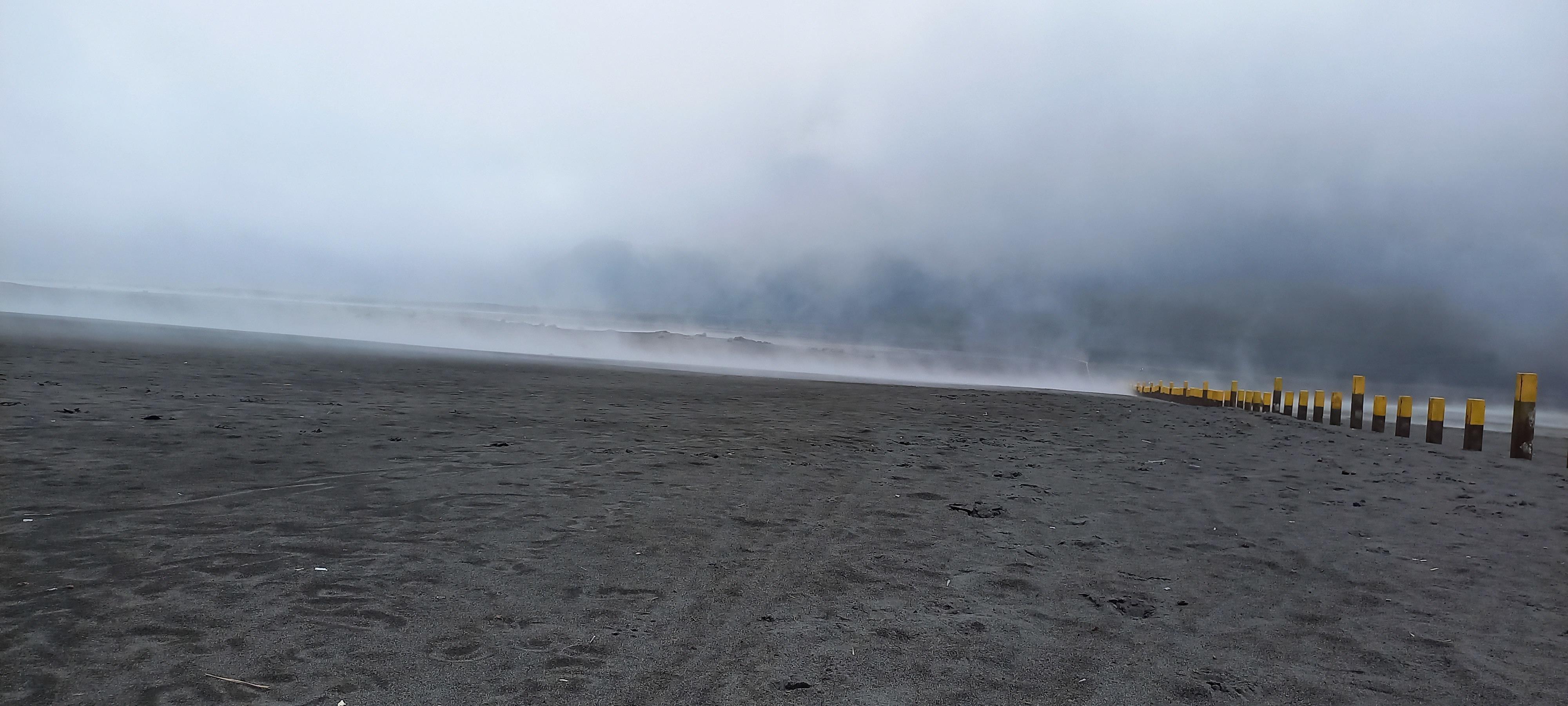 See the natural beauty of Mount Bromo, Indonesia Stock Free