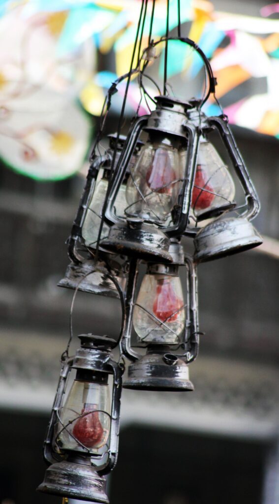 Old Lanterns Art Stock Free