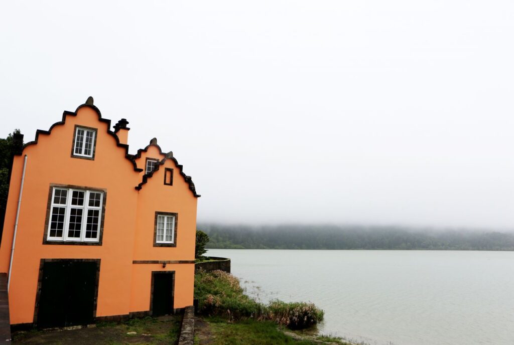 Colorful House By The Lake Stock Free