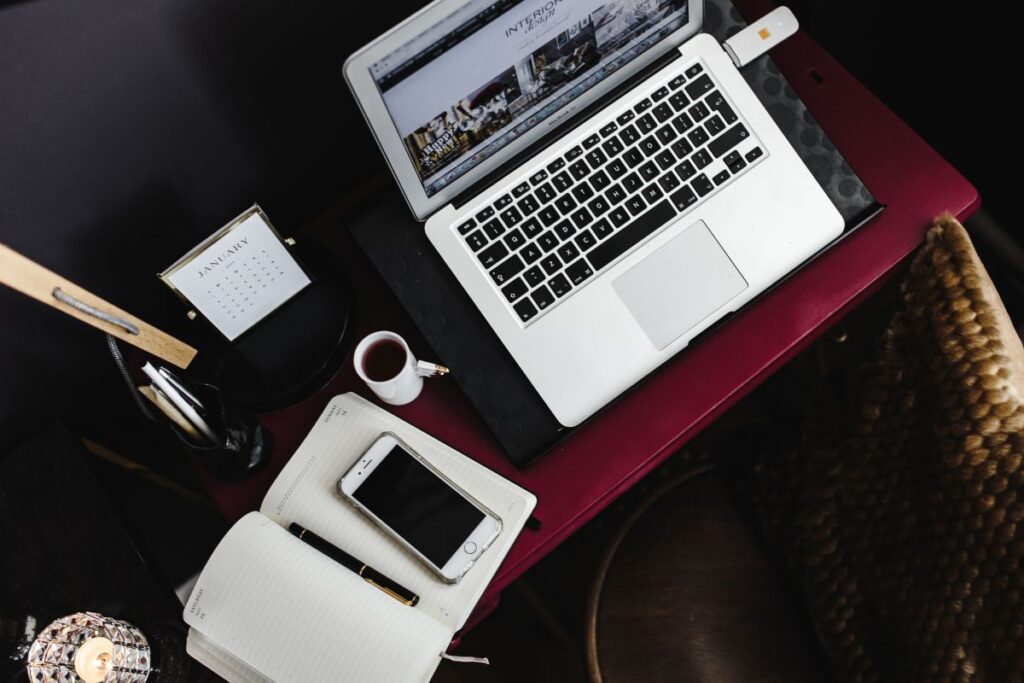 Pink desk in the home office Stock Free