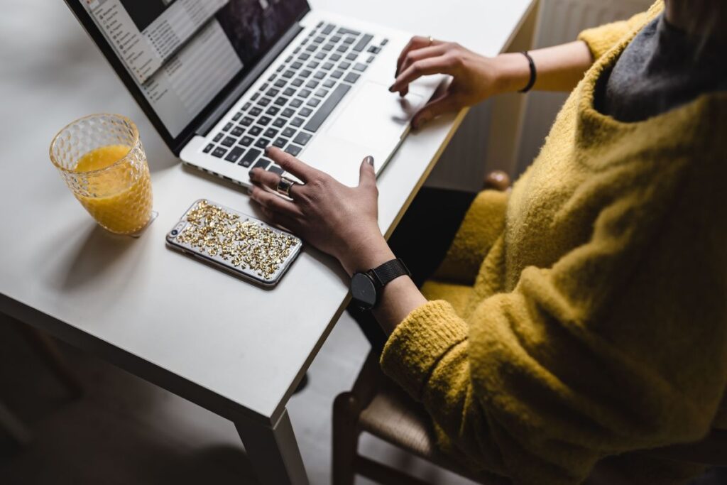 Businesswoman Working at Her Laptop Stock Free