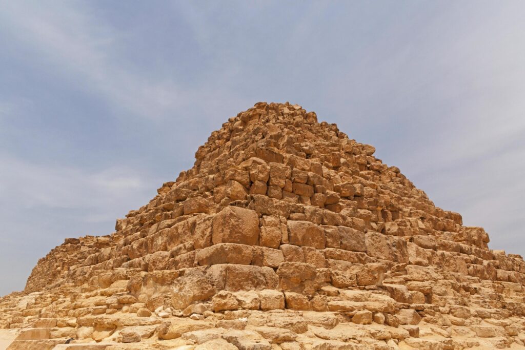 view on queen’s pyramid in Giza Stock Free