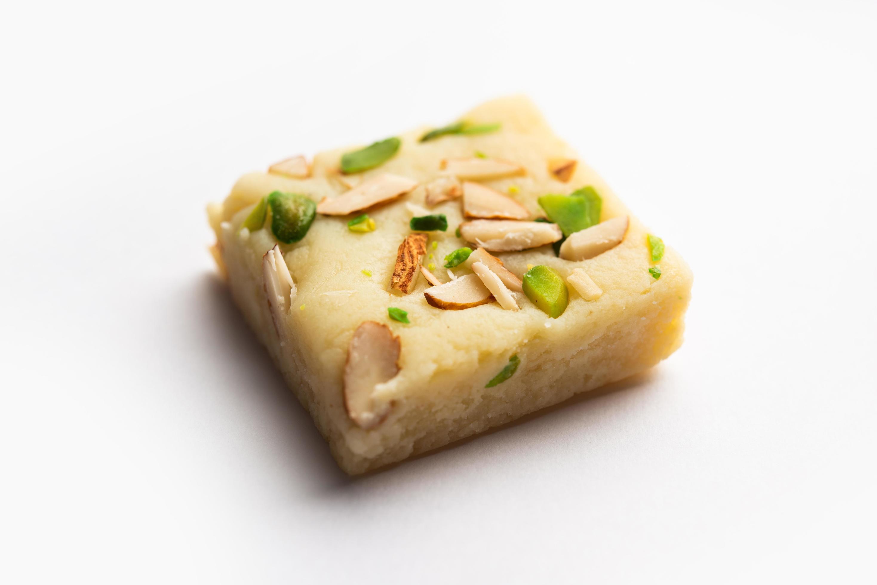 
									Milk powder barfi also known as Mava burfi, white Khoya burfi or Barfee, Indian Sweet food Stock Free