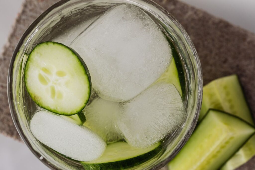 Cold and refreshing detox water – ice cubes Stock Free