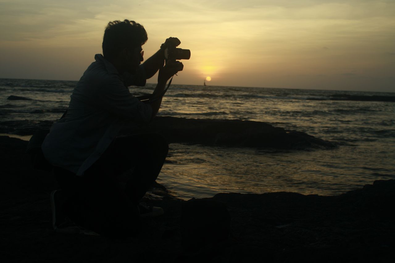 Photographer Shooting Sunset Sea Stock Free