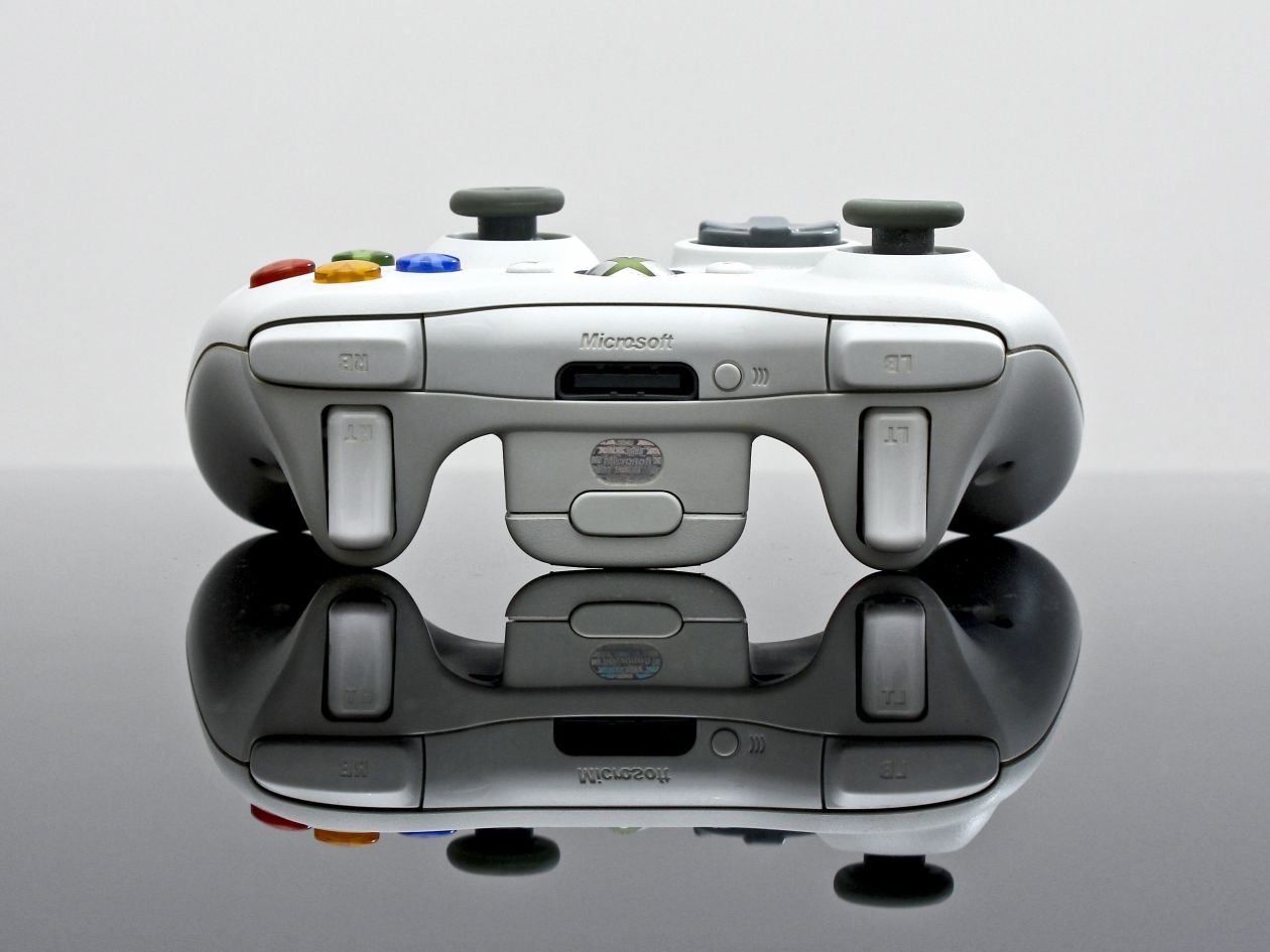 Controller Stock Free