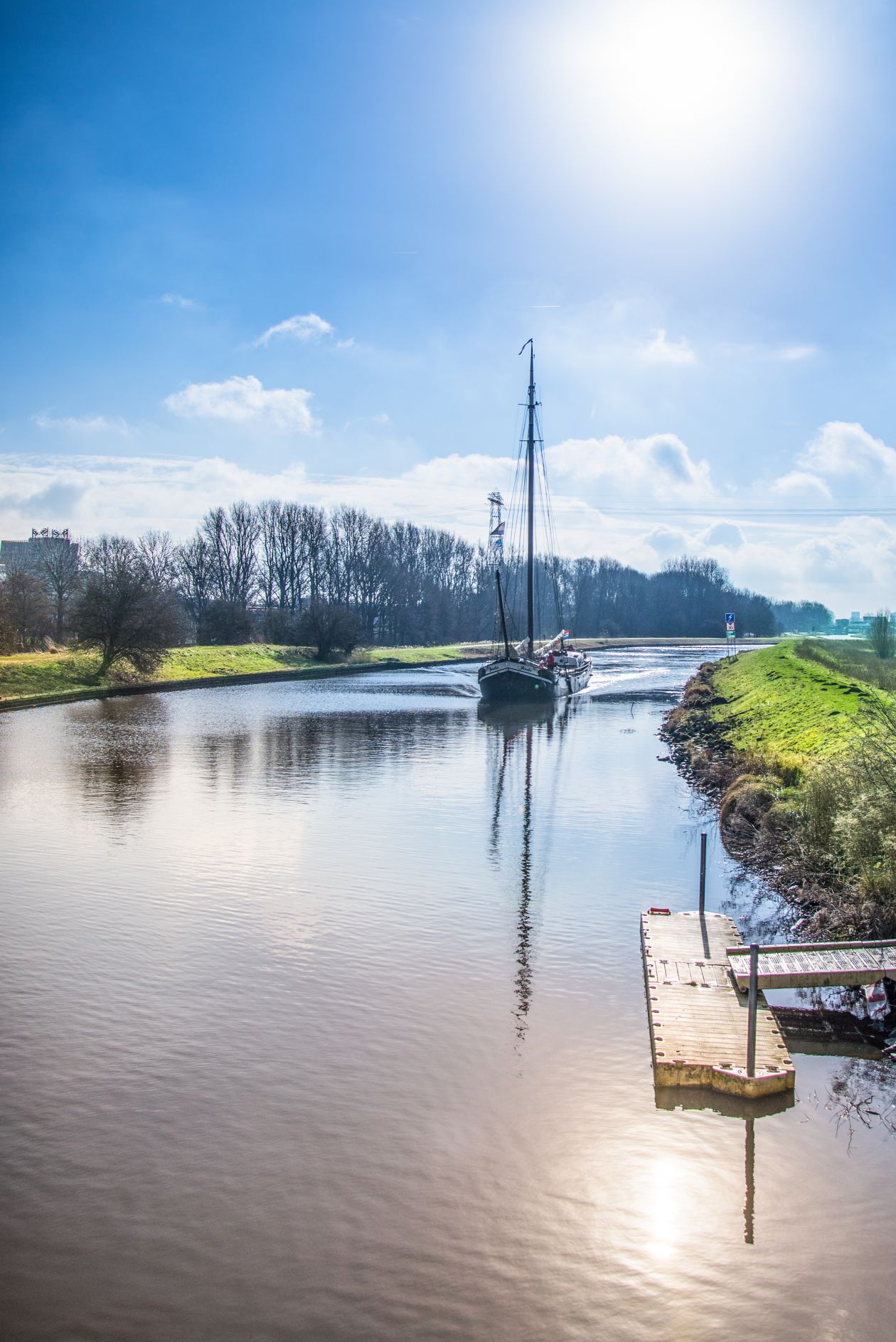 Boat on canal Stock Free