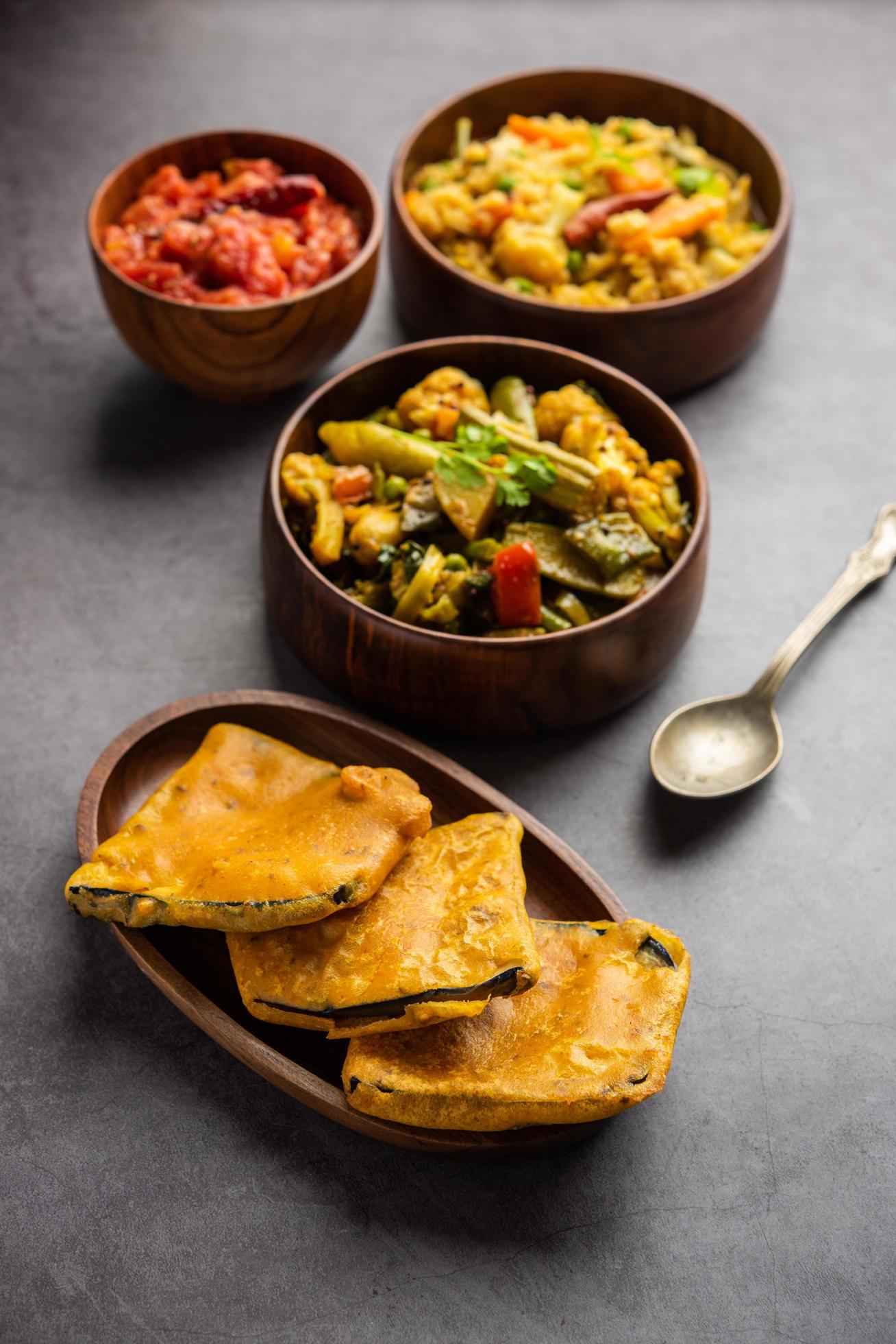 Bengali Bhog food for Indian Hindu Durga Puja or pooja festival. Khichadi, labra, tomato chutney Stock Free