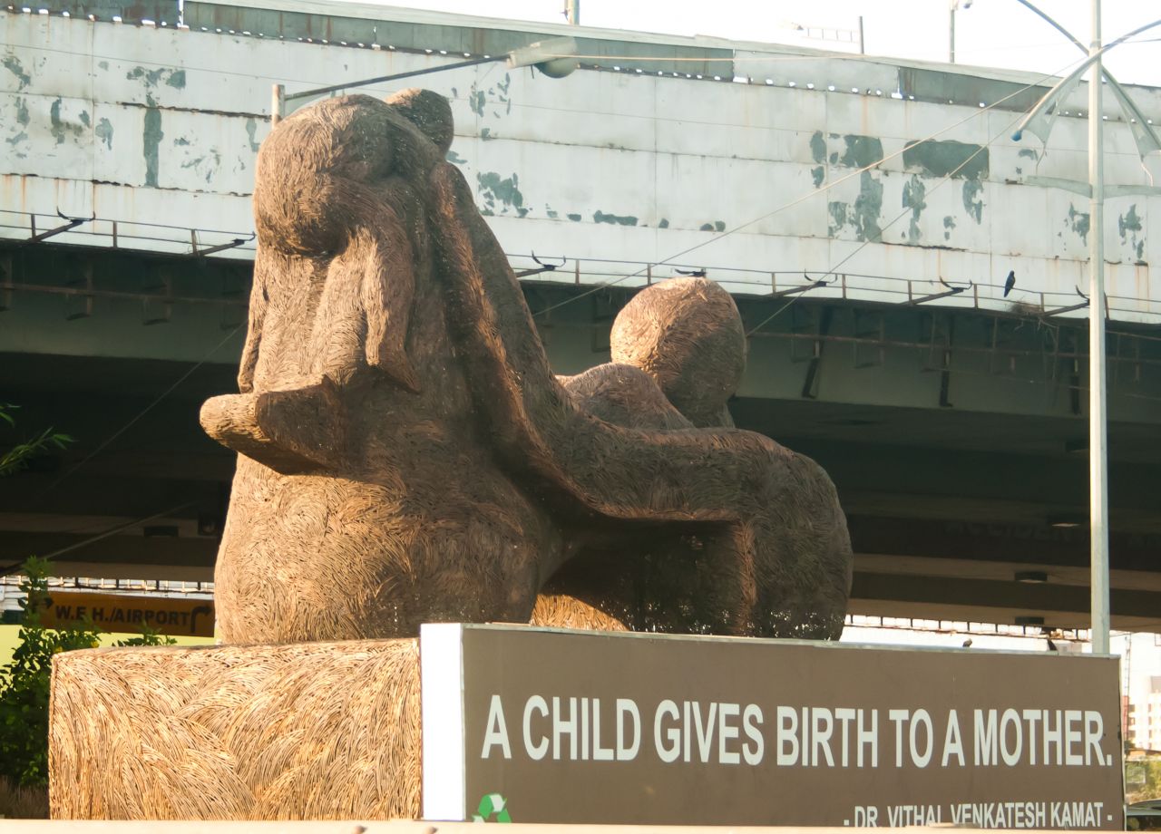 Child Mother Statue Stock Free