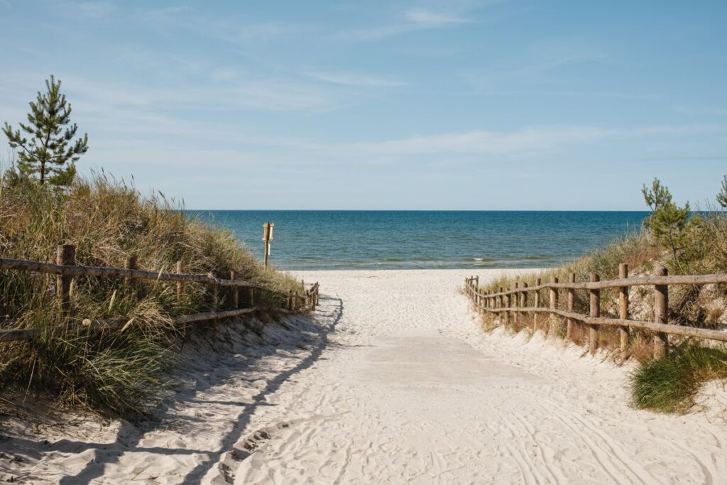 Serenity by the Sea: Coastal Landscapes and Beach Textures Stock Free