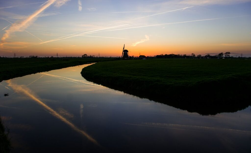 Mill at sunset Stock Free