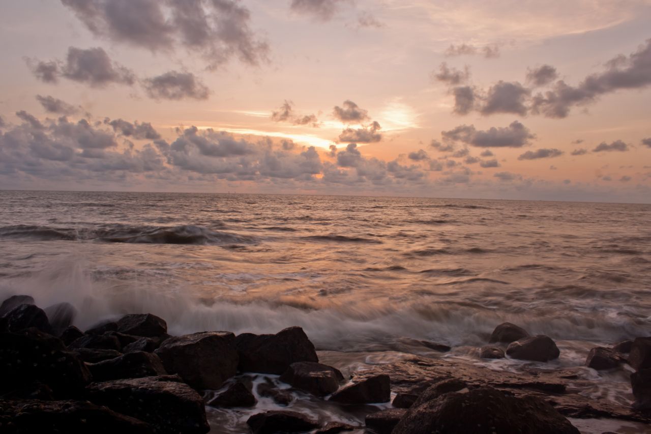 Waves Crashing Rocks Stock Free