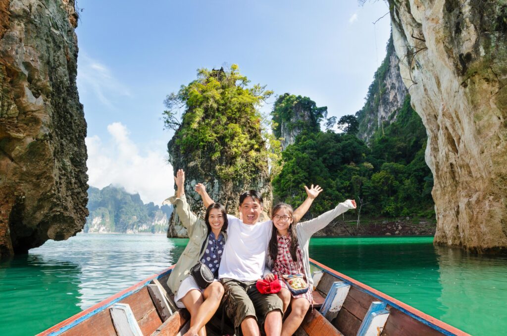 Happy family travel boat Guilin of Thailand Stock Free