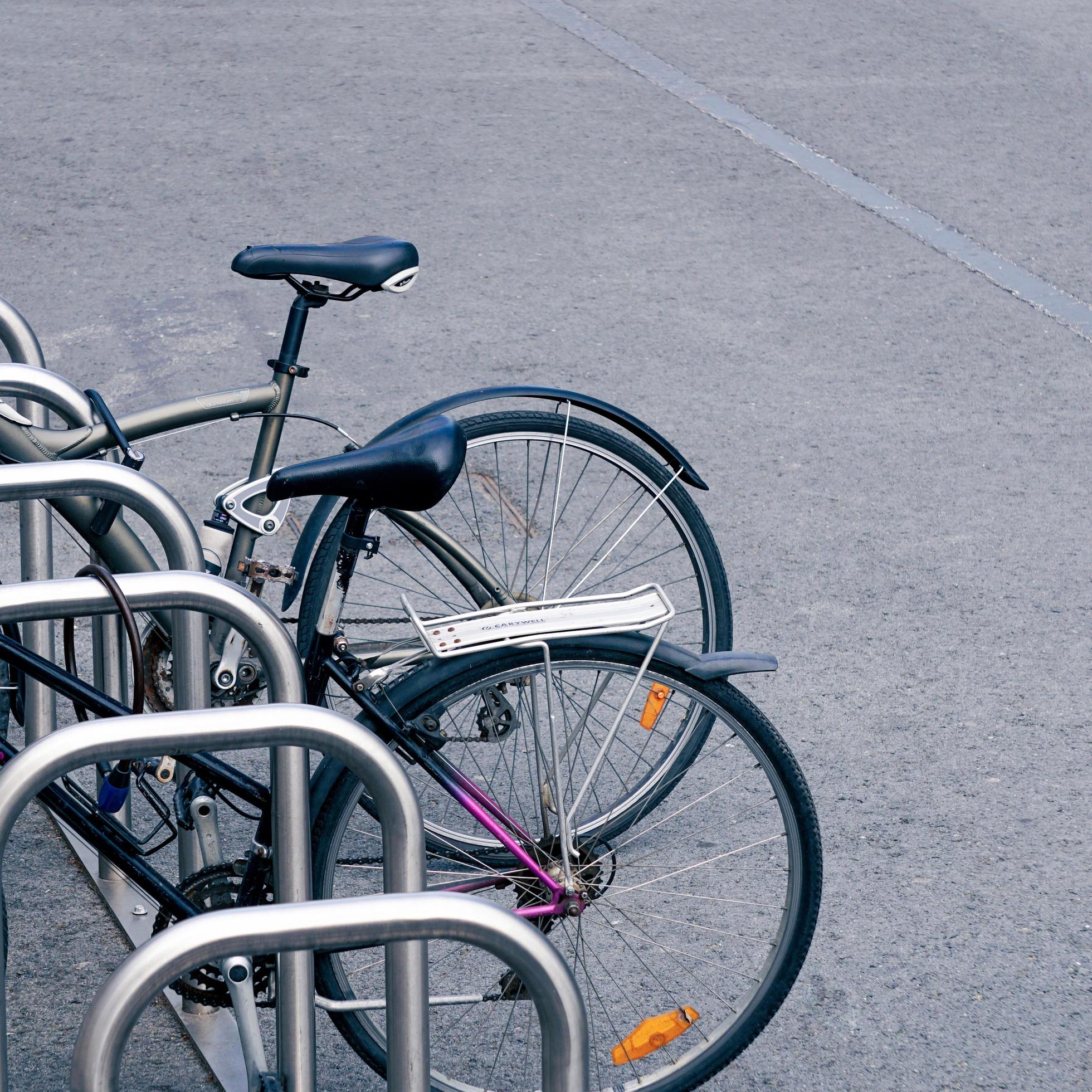 bicycle on the street, mode of transportation in the city Stock Free