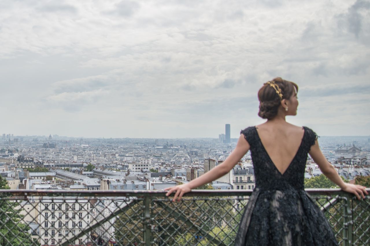 Bride in Paris Stock Free