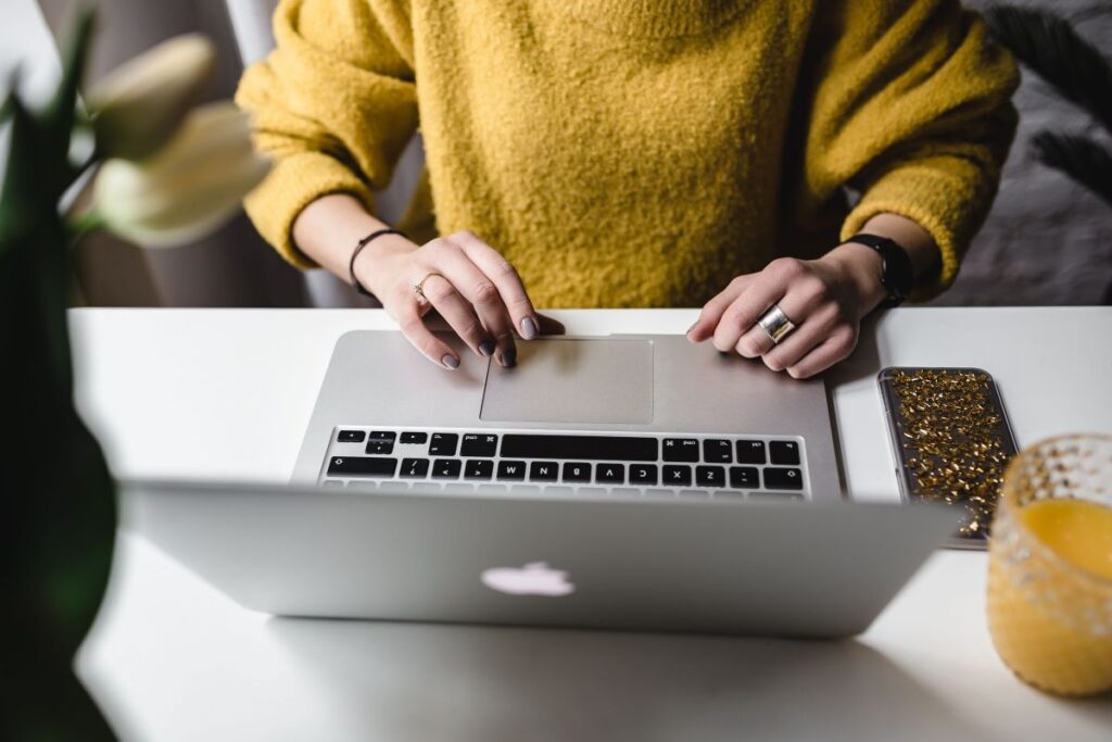 Businesswoman Working at Her Laptop Stock Free