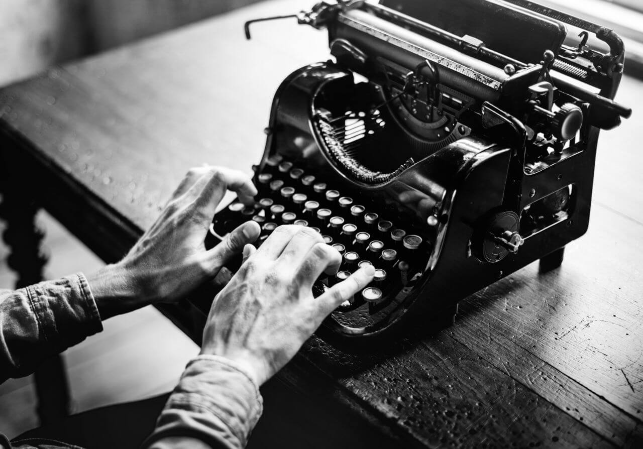 Typing Vintage Typewriter B&W Stock Free