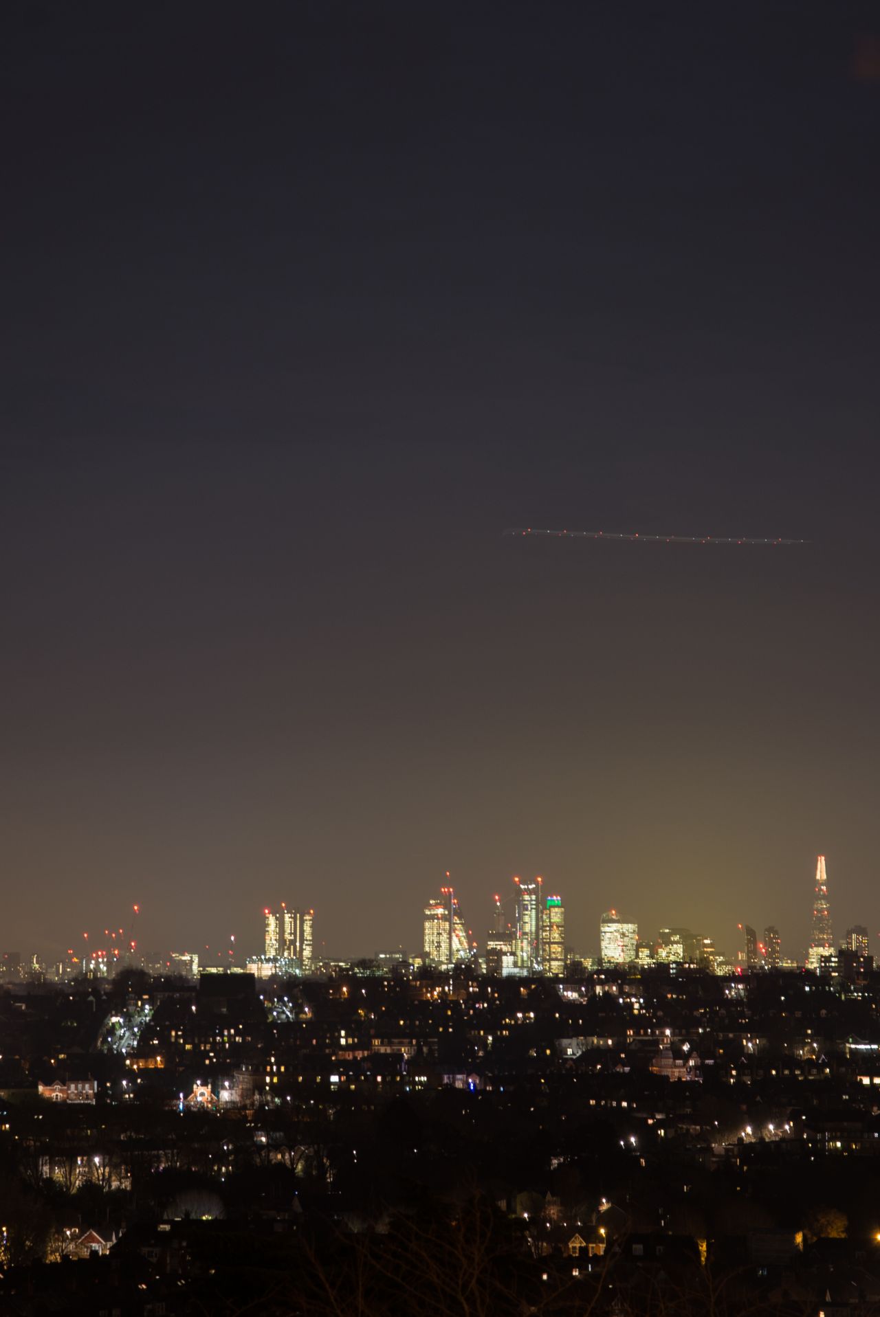 London airplane trail Stock Free