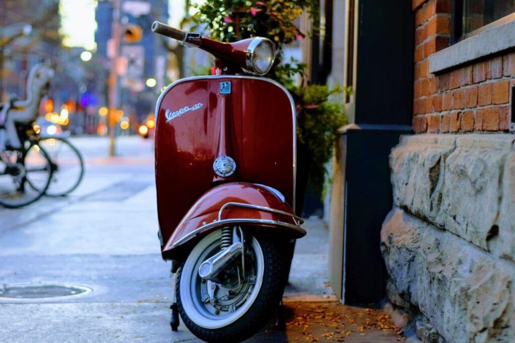 Red Vespa Street Stock Free