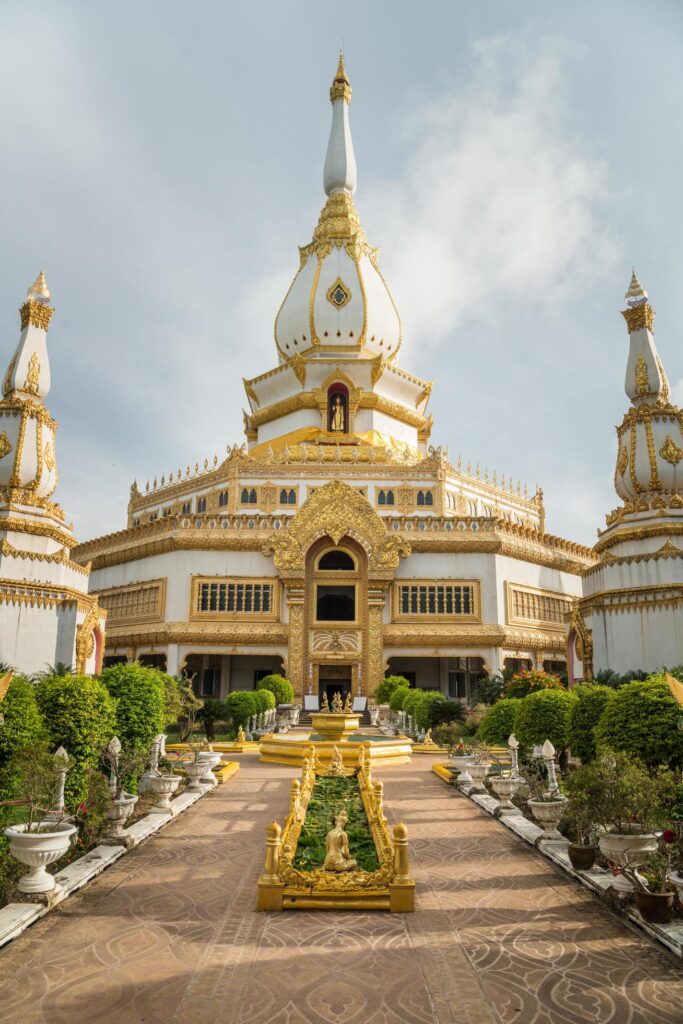 Phra Maha Chedi Chai Mongkol is one of the largest pagoda in Thailand. It is located on the grounds of the Wat Pha Namthip Thep Prasit Vararam, a temple in Roi Et province in Thailand. Stock Free