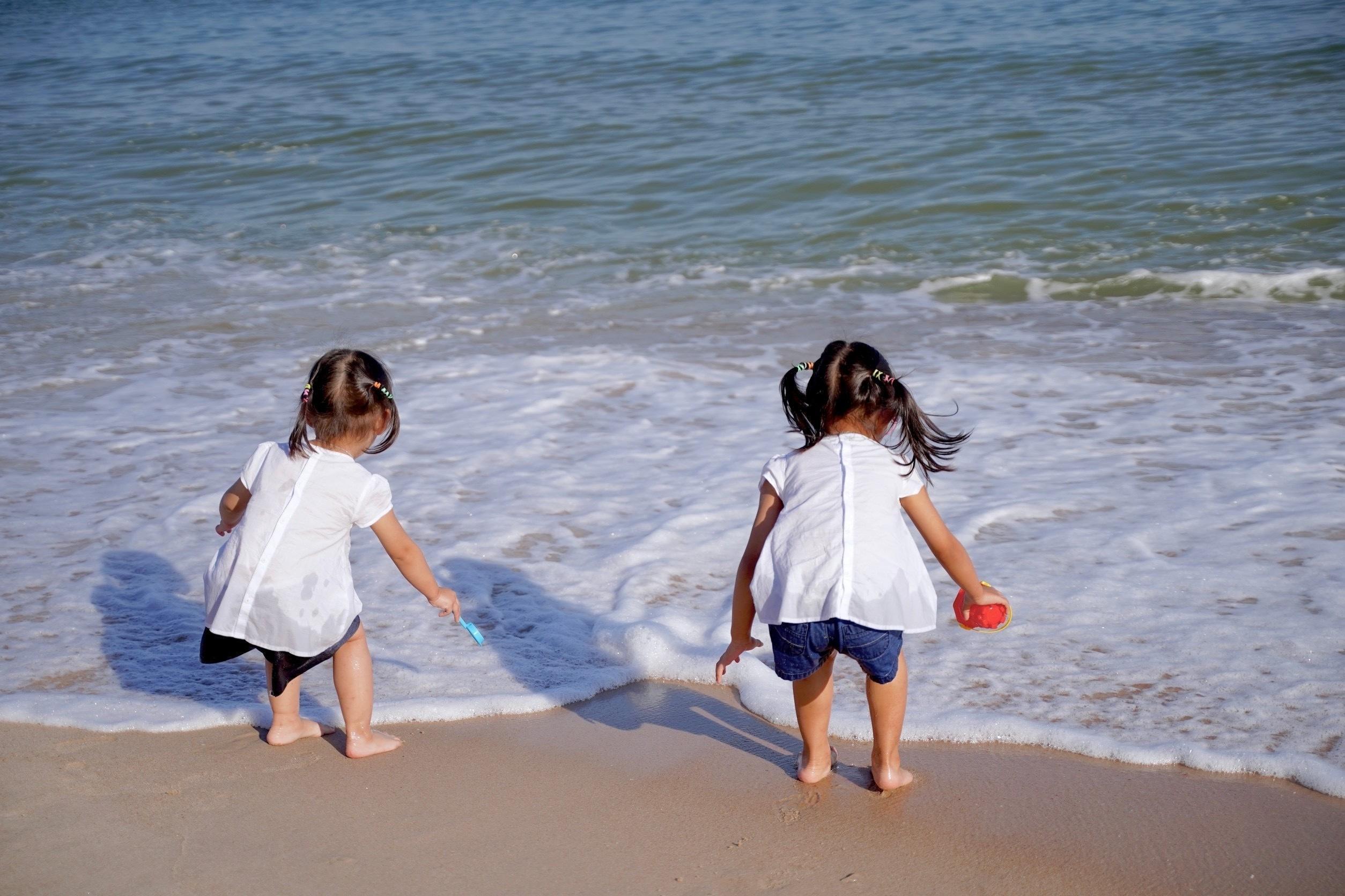 happy family on the beach Stock Free