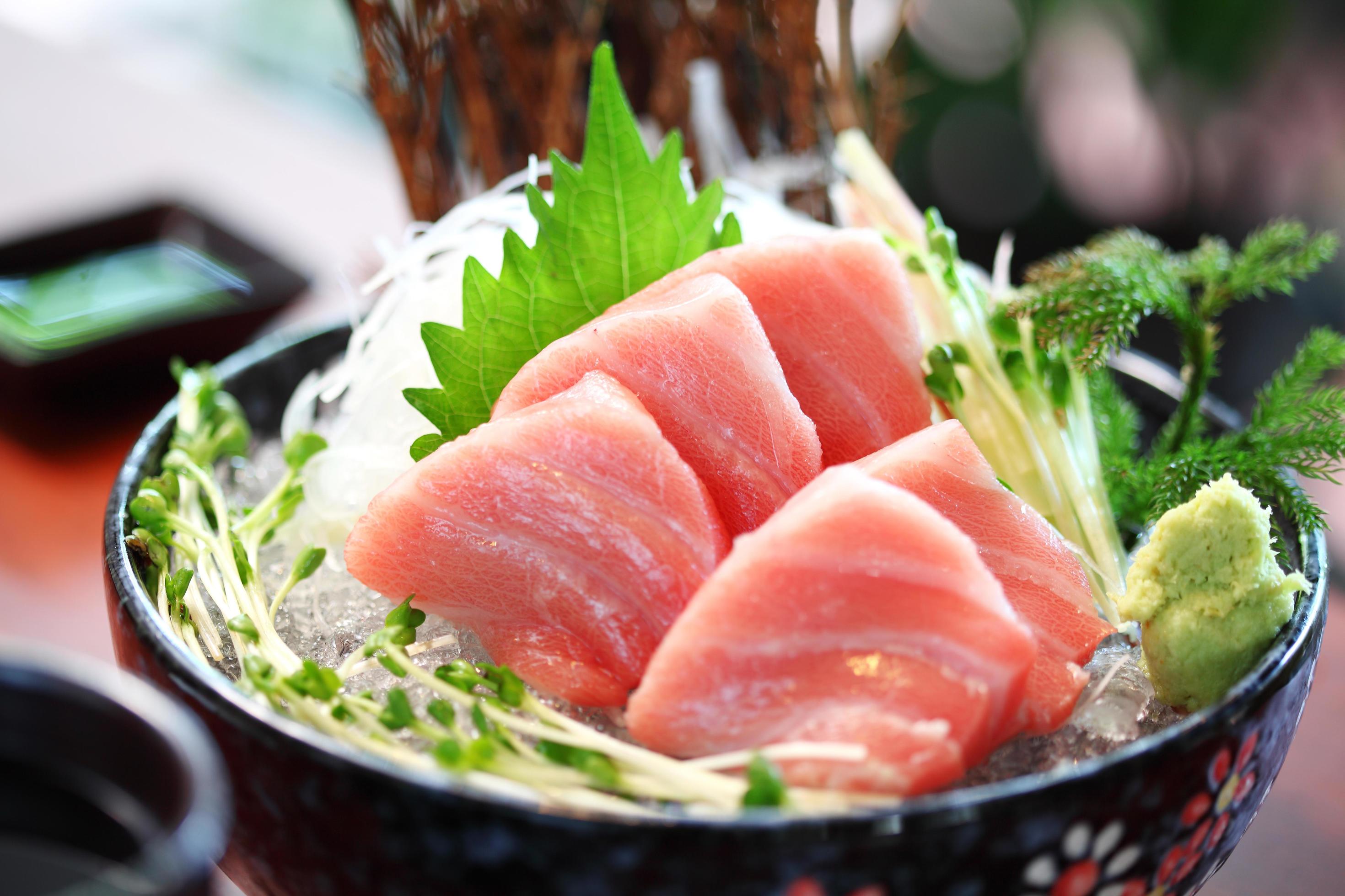 Close up Japanese food from tuna in ceramic dish Stock Free