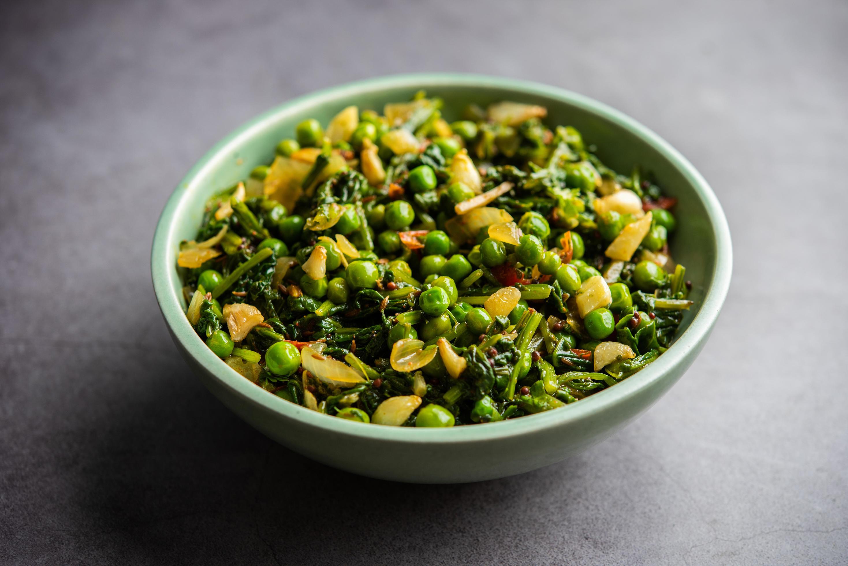 palak matar curry also known as spinach geen peas masala sabzi or sabji, indian food Stock Free