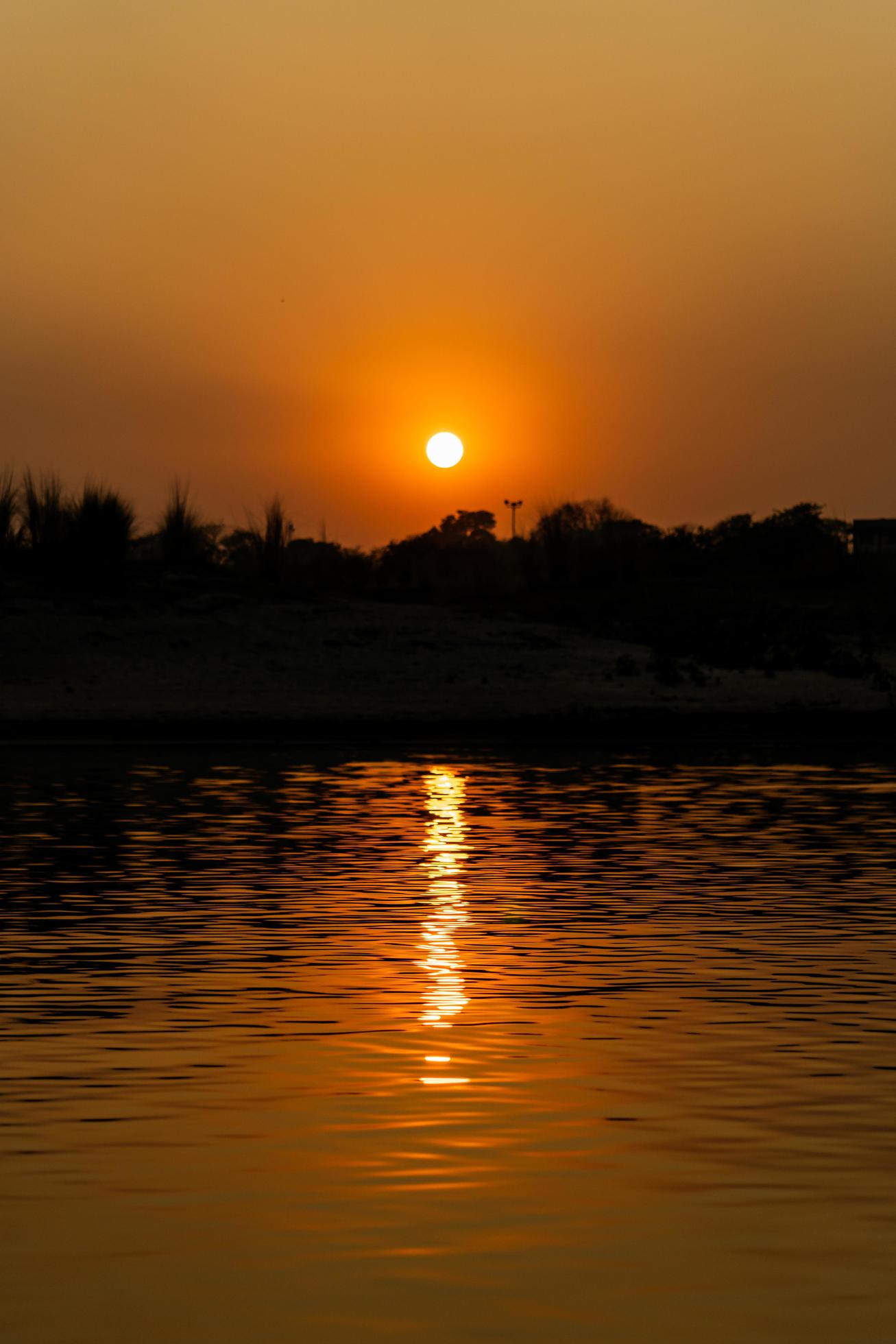 End of the afternoon, Nature, Landscape photo of a river at sunset Stock Free