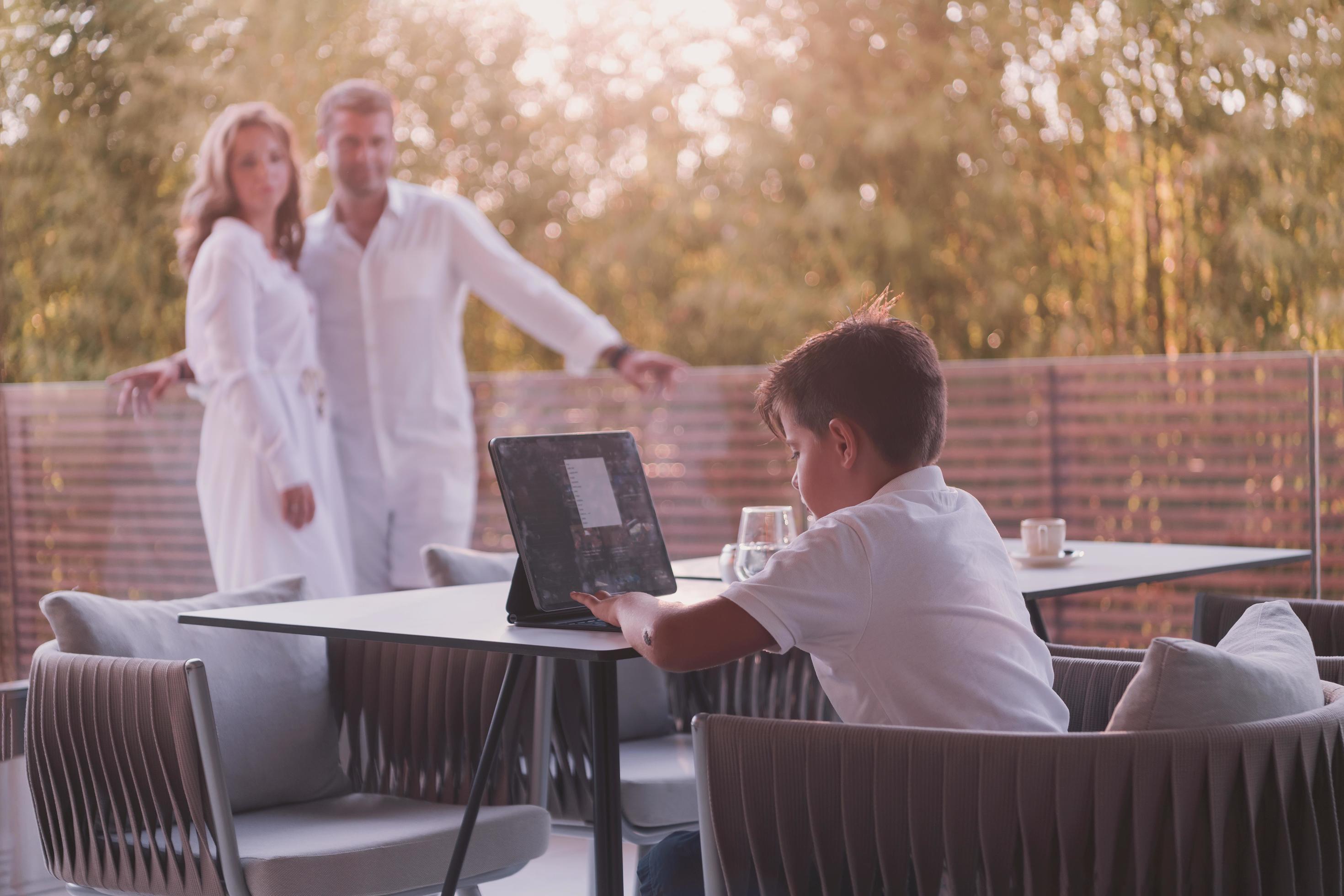 Family enjoying vacation Stock Free