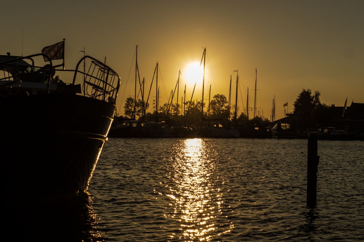 Sunset at the harbour Stock Free