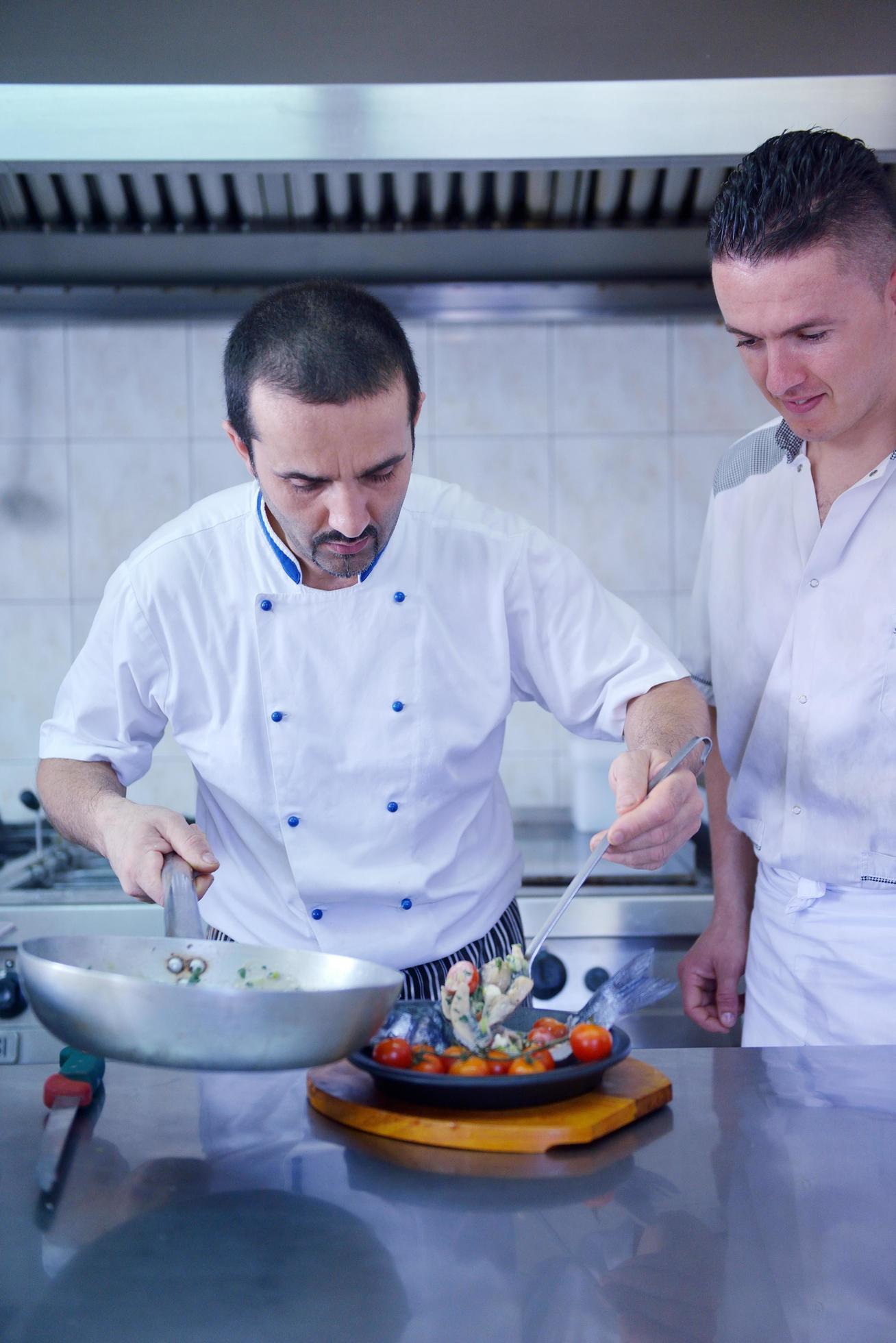 chef preparing food Stock Free