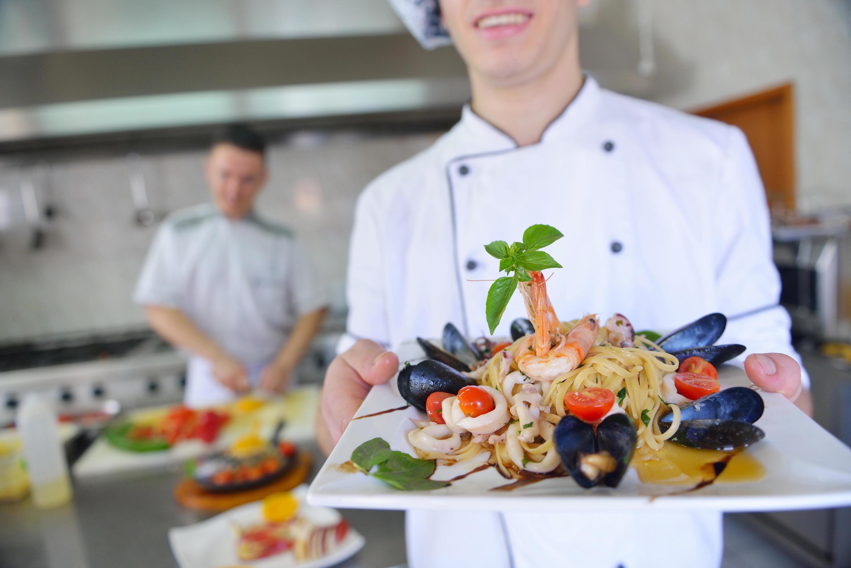 chef preparing food Stock Free