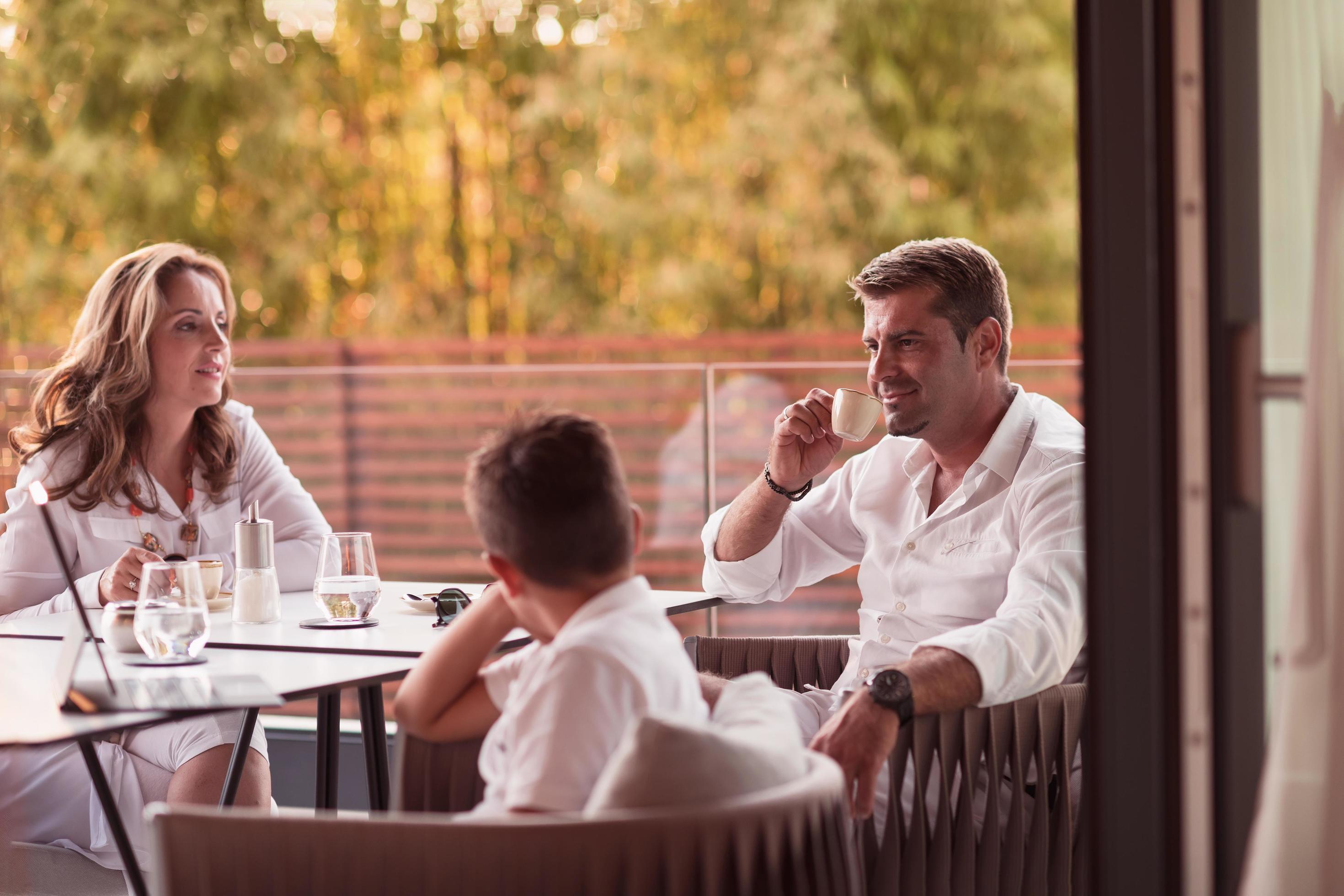 Family enjoying vacation Stock Free