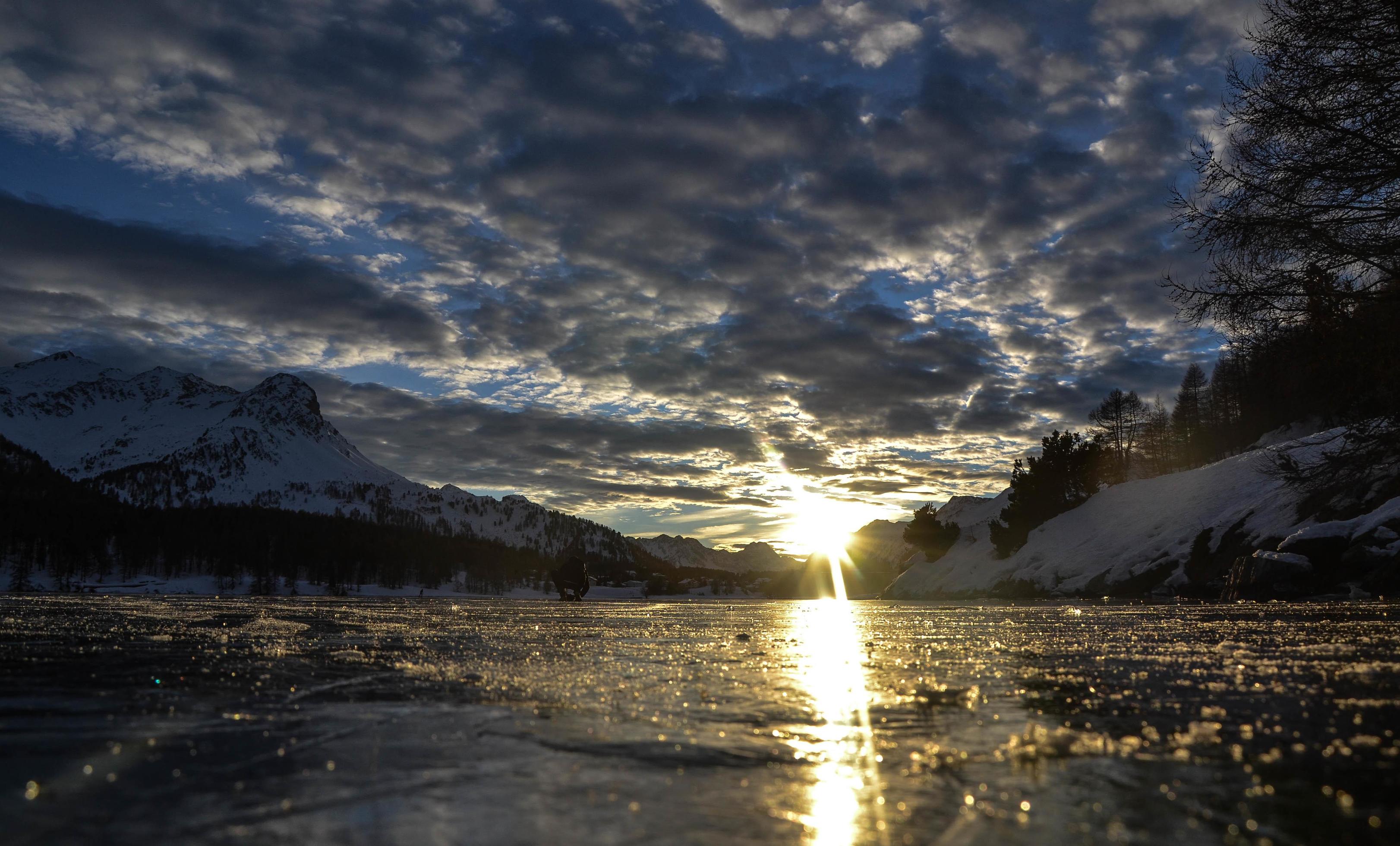 Frozen lake sunset Stock Free