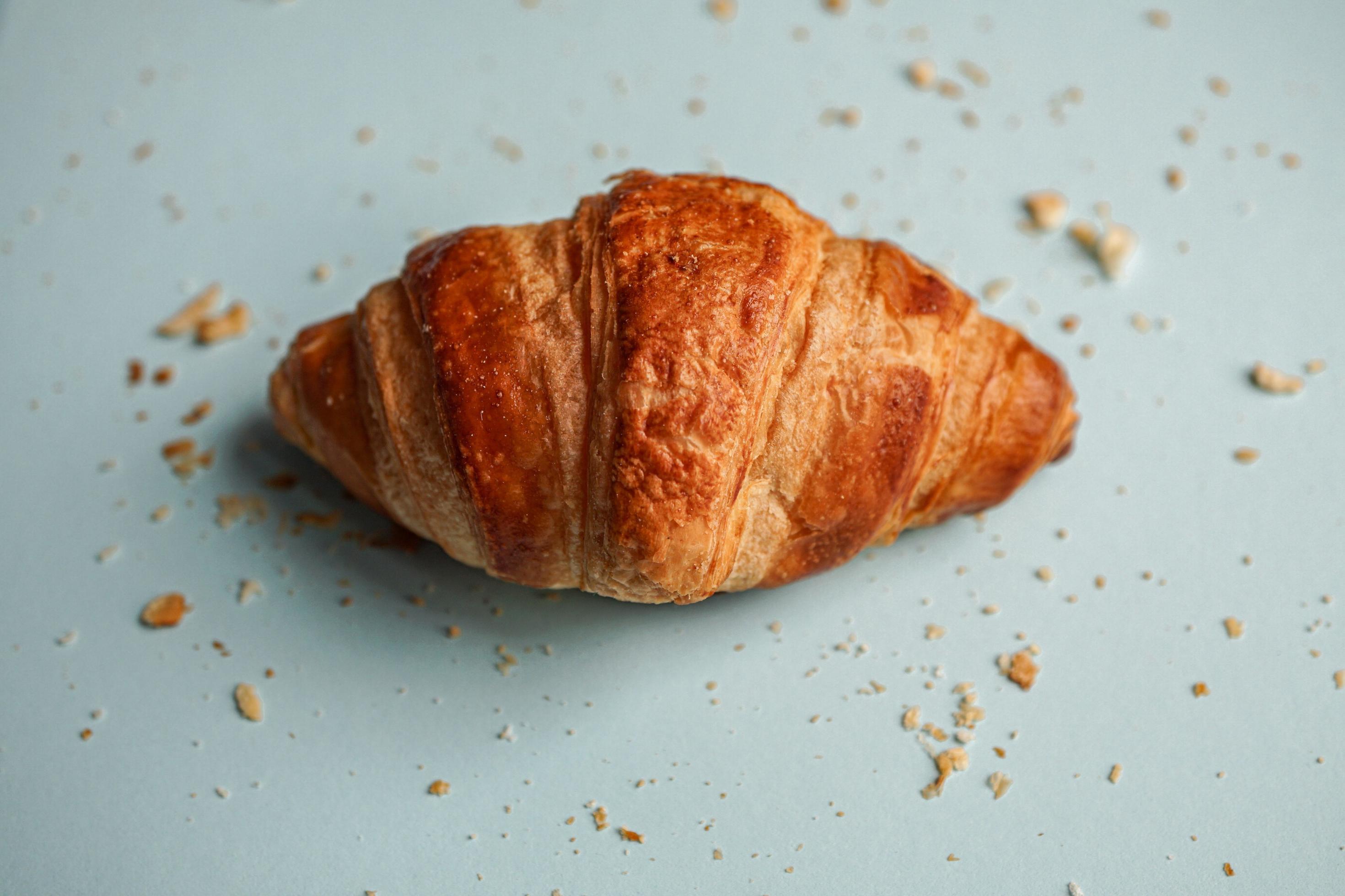 tasty croissant for breakfast or brunch, french food Stock Free