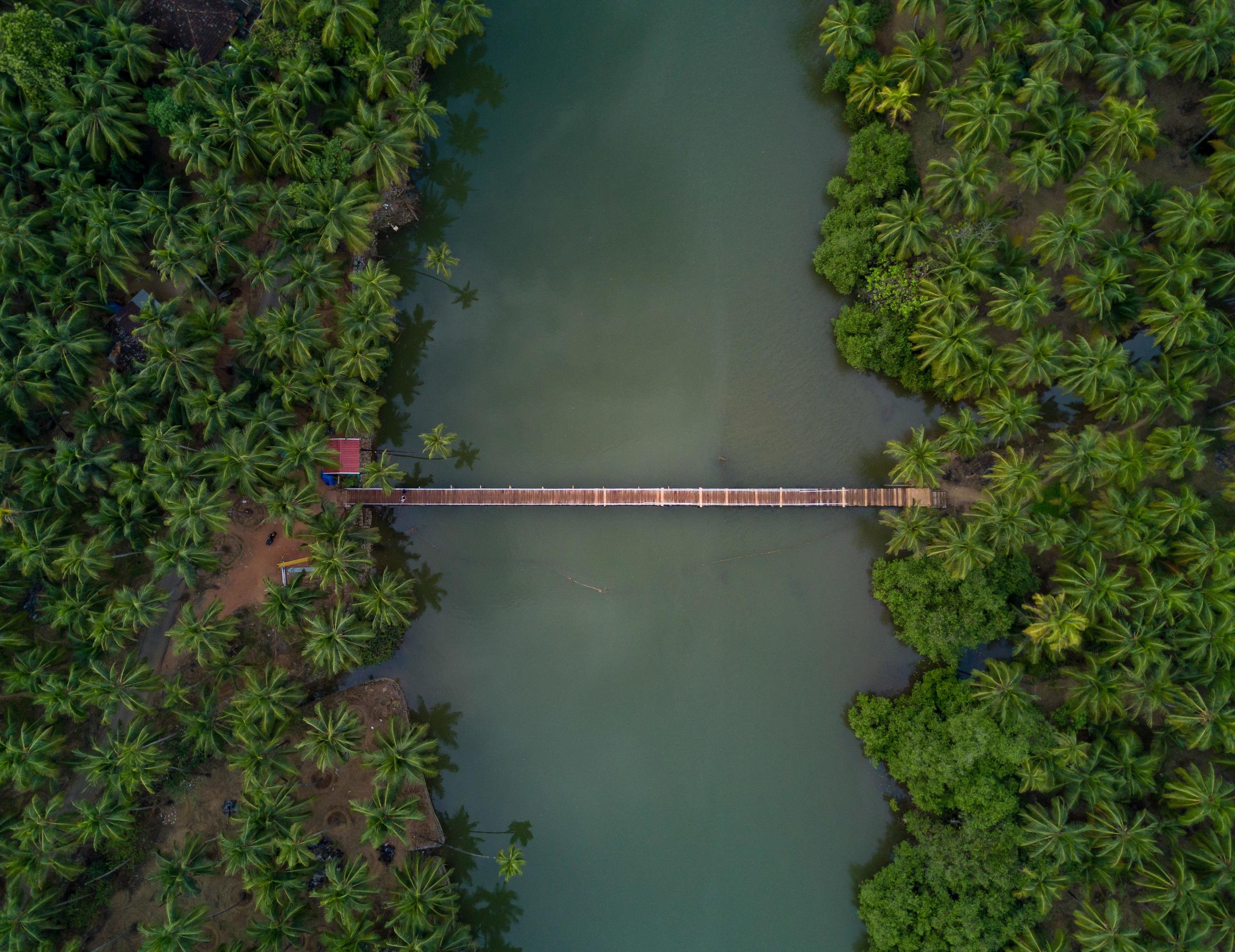 Aerial view over bridge Stock Free