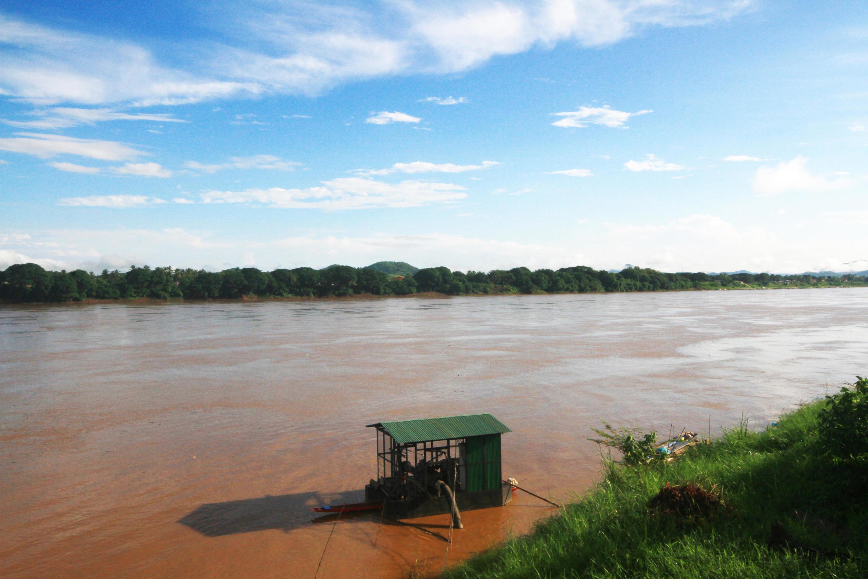 Tradition of Long tail boat and fisherman at Khong river the Thai-Laos border Chaingkhan distric Thailand Stock Free