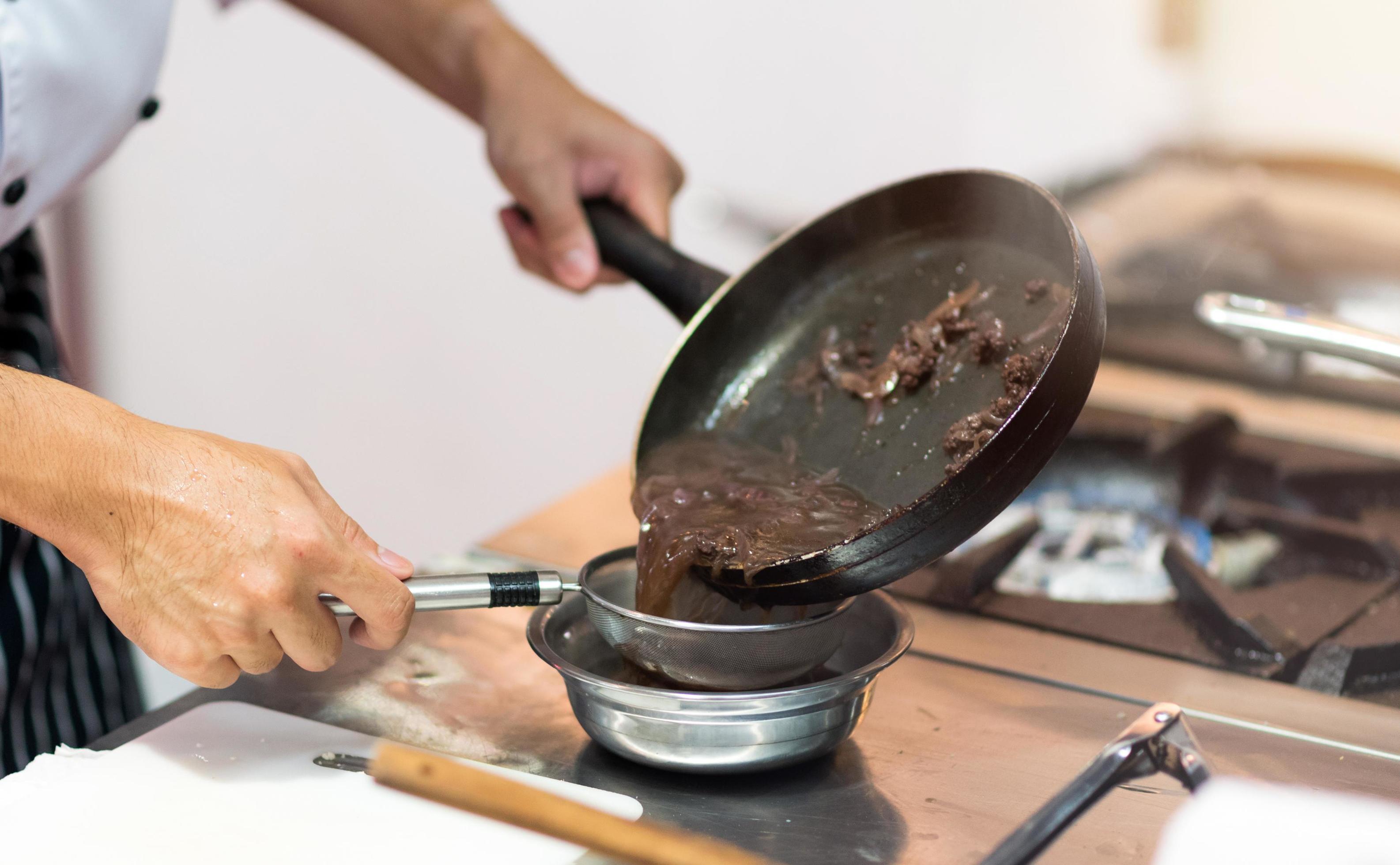 Chef cooking food in the kitchen, Chef preparing food Stock Free