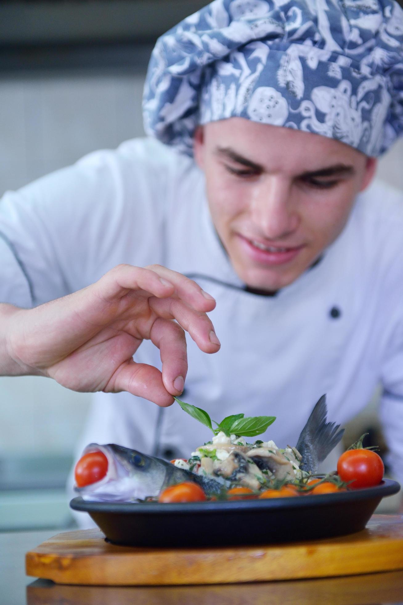 chef preparing food Stock Free